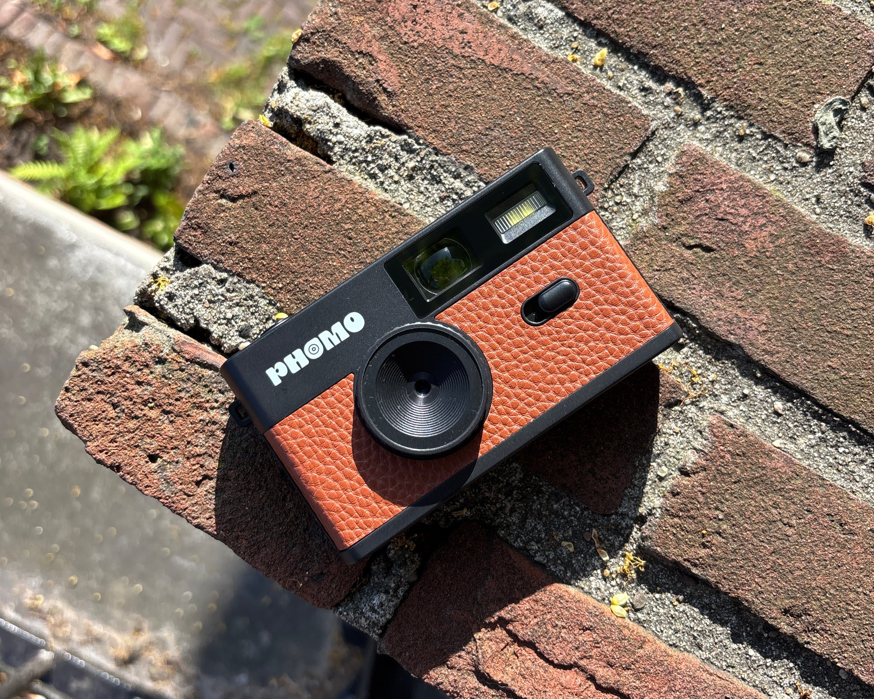 Phomo Camera Brown